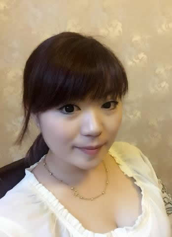 胭脂泪妆的照片 胭脂泪妆的照片