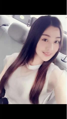 她是个美丽的怪物的照片 她是个美丽的怪物的照片