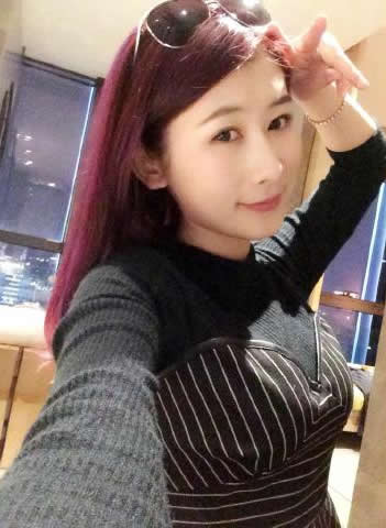 暴躁的小绵羊的照片 暴躁的小绵羊的照片
