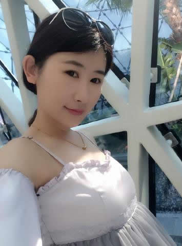 暴躁的小绵羊的照片 暴躁的小绵羊的照片