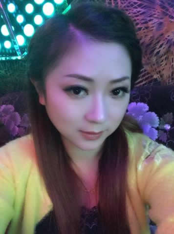 落叶纷飞的照片 落叶纷飞的照片