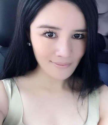亲亲佳人的照片 亲亲佳人的照片