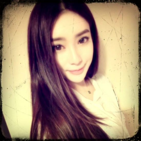 李婷的照片