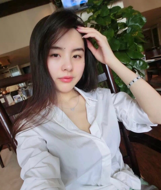 孤单小女子的照片