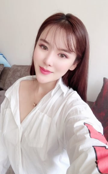 狐颜鸾羽的照片 狐颜鸾羽的照片