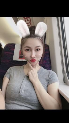 气貭女Ren的照片 气貭女Ren的照片