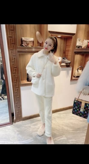 气貭女Ren的照片 气貭女Ren的照片