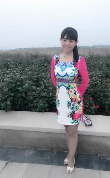 淡抹酔亾妆的照片 淡抹酔亾妆的照片