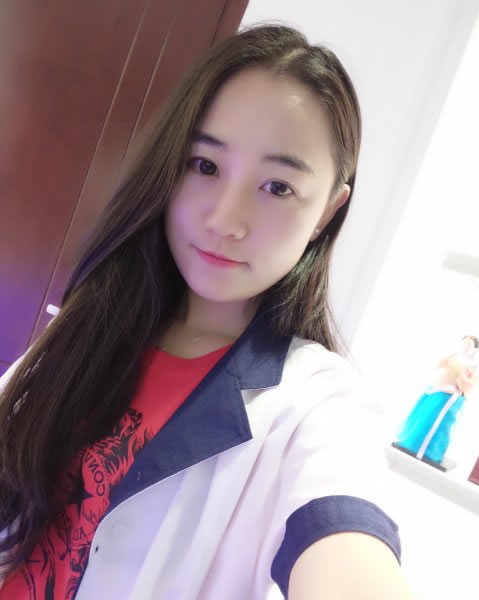 鱼人美的照片 鱼人美的照片