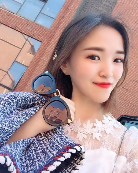 ӸƬ