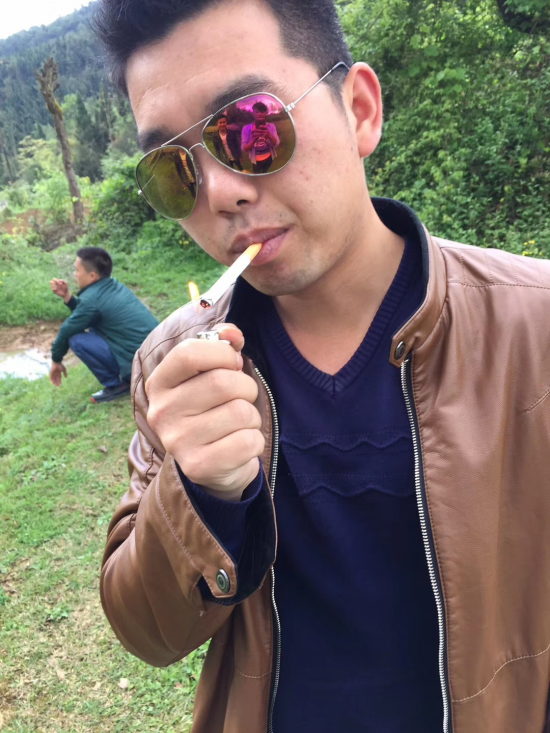 15948711����Ƭ